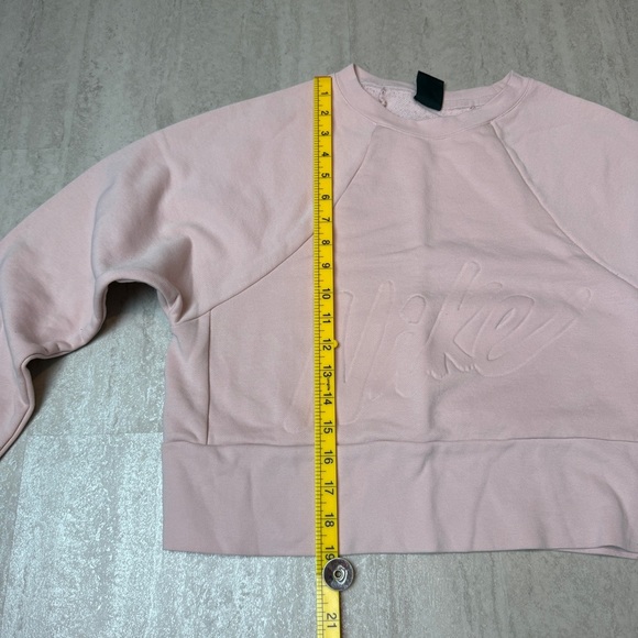Nike Pink Boxy Crop Sweatshirt - Picture 10 of 11